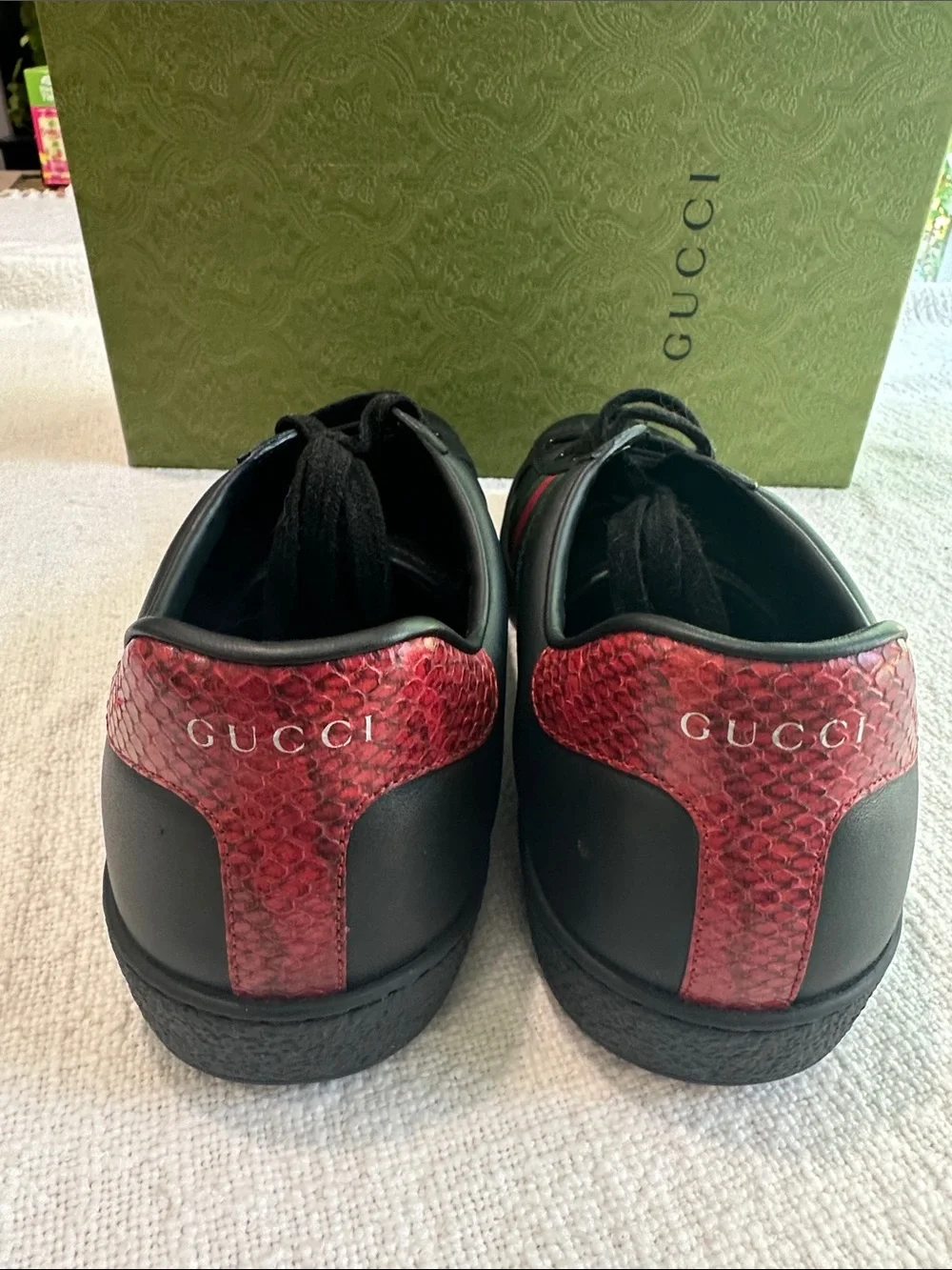 Gucci Black Leather Low-Top Sneakers with Red & Green Web